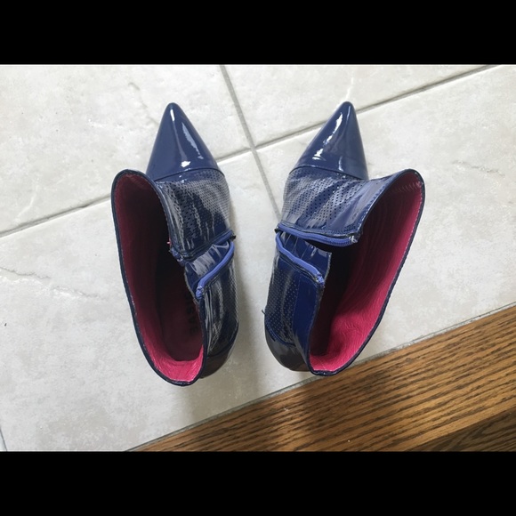 Shoes - Picture 6 of 8